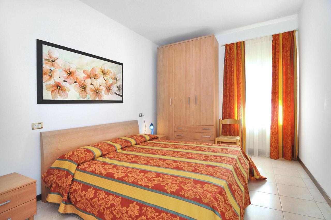 Milan Apartment Caorle Bagian luar foto